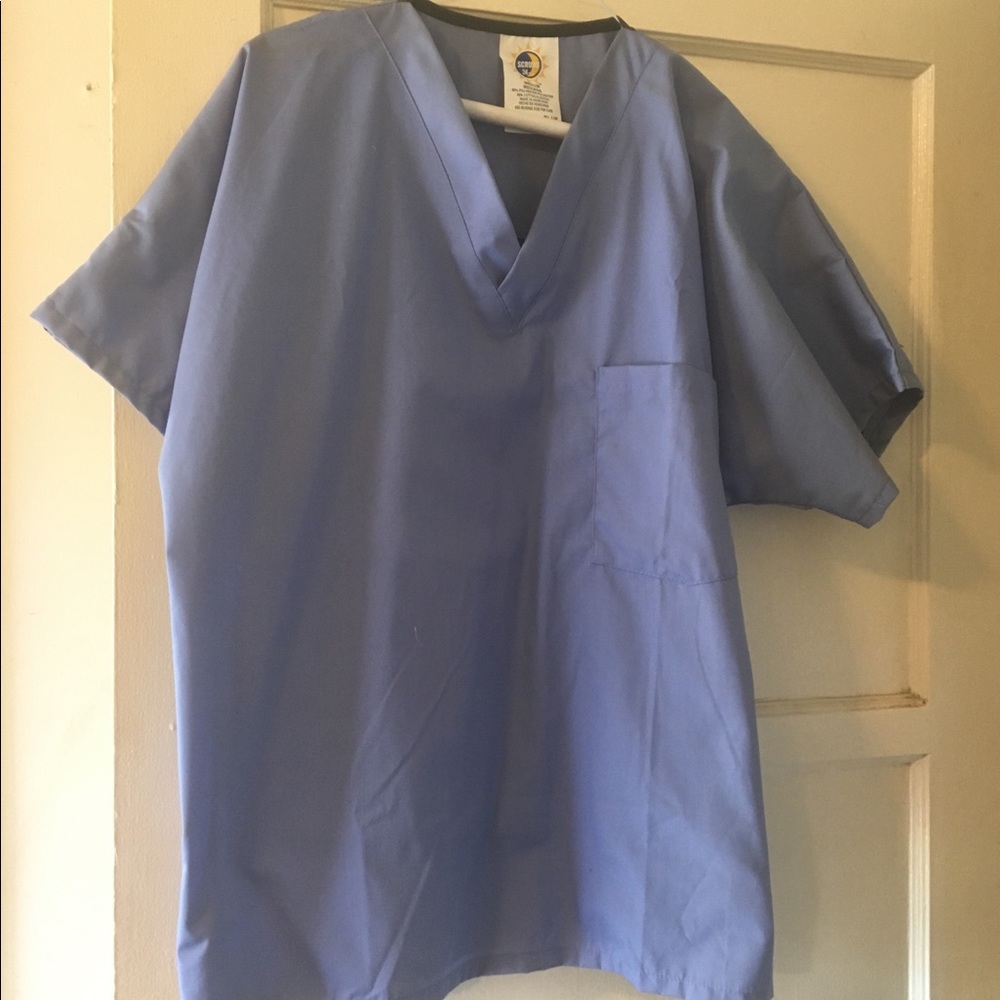 24/7 Scrub top